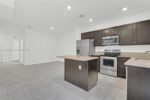 Townhouse in Homestead, Florida 3 bedrooms, 123.19 sq.m. № 2154507 - photo 9