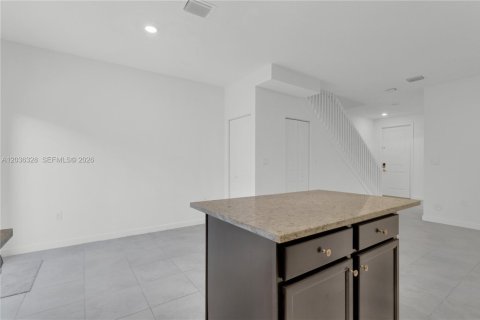 Townhouse in Homestead, Florida 3 bedrooms, 123.19 sq.m. № 2154507 - photo 12