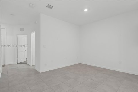 Townhouse in Homestead, Florida 3 bedrooms, 123.19 sq.m. № 2154507 - photo 4