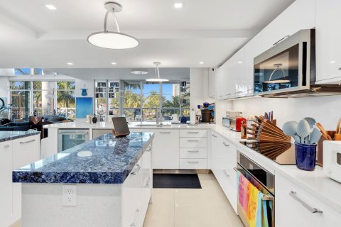 Condominio en venta en Aventura, Florida, 4 dormitorios, 291.9 m2 № 2089834 - foto 16