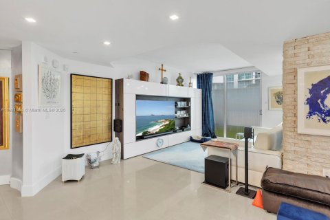 Condominio en venta en Aventura, Florida, 4 dormitorios, 291.9 m2 № 2089834 - foto 18