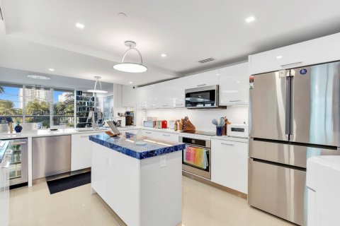 Condominio en venta en Aventura, Florida, 4 dormitorios, 291.9 m2 № 2089834 - foto 15