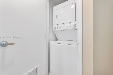 Copropriété à vendre à Miami, Floride: 1 chambre, 61.04 m2 № 1960973 - photo 9