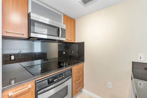 Copropriété à vendre à Miami, Floride: 1 chambre, 61.04 m2 № 1960973 - photo 17