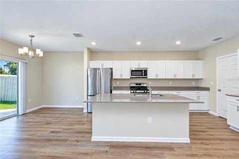 House in Riverview, Florida 4 bedrooms, 206.8 sq.m. № 2418389 - photo 9