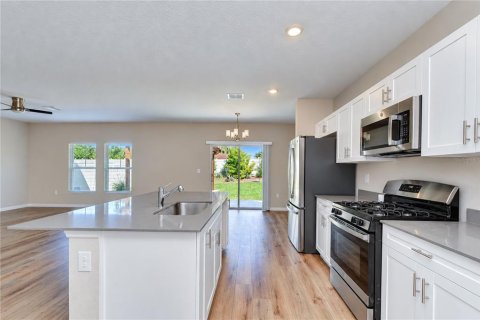 House in Riverview, Florida 4 bedrooms, 206.8 sq.m. № 2418389 - photo 11