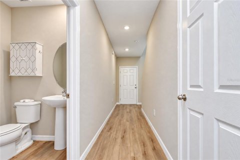 House in Riverview, Florida 4 bedrooms, 206.8 sq.m. № 2418389 - photo 4