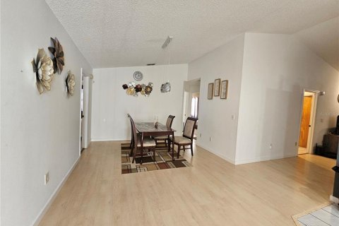 House in Clearwater, Florida 4 bedrooms, 174.47 sq.m. № 2094431 - photo 9