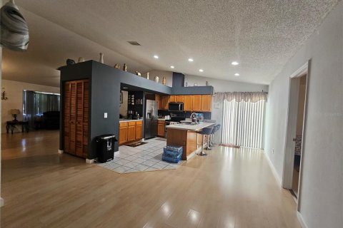 House in Clearwater, Florida 4 bedrooms, 174.47 sq.m. № 2094431 - photo 11