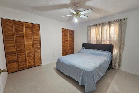 House in Clearwater, Florida 4 bedrooms, 174.47 sq.m. № 2094431 - photo 7