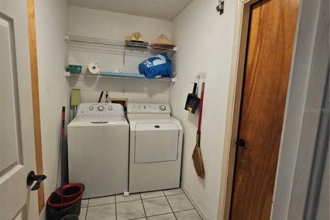 House in Clearwater, Florida 4 bedrooms, 174.47 sq.m. № 2094431 - photo 18