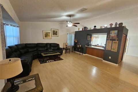 House in Clearwater, Florida 4 bedrooms, 174.47 sq.m. № 2094431 - photo 3