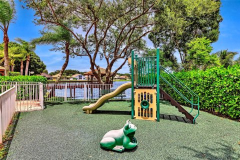 House in Parkland, Florida 4 bedrooms, 181.9 sq.m. № 1231449 - photo 1