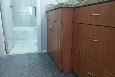 Купить кондоминиум в Санни-Айлс-Бич, Флорида 2 спальни, 125.42м2, № 1952371 - фото 12