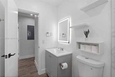 Casa en venta en Miami Gardens, Florida, 4 dormitorios, 115.2 m2 № 1999524 - foto 12