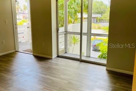 Condominio en alquiler en Sarasota, Florida, 2 dormitorios, 68.1 m2 № 1737404 - foto 4