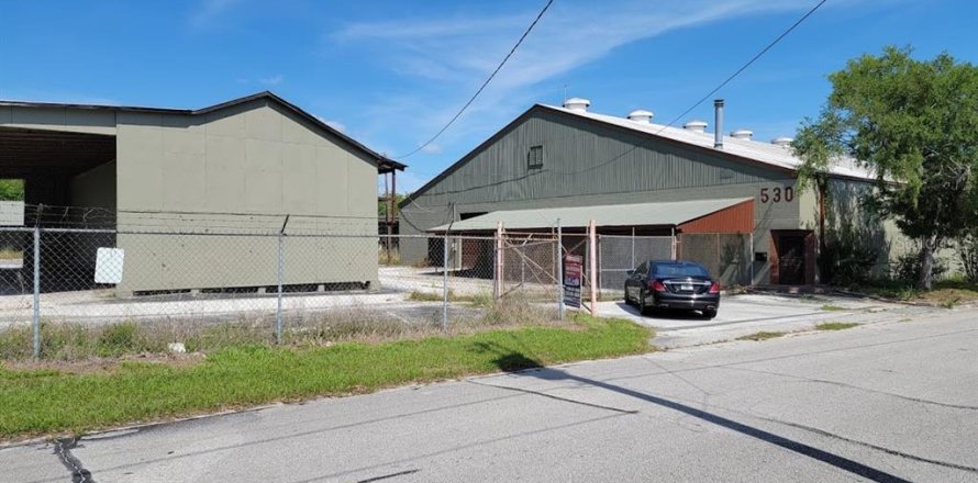 Commercial property in Ocala, Florida № 1677297