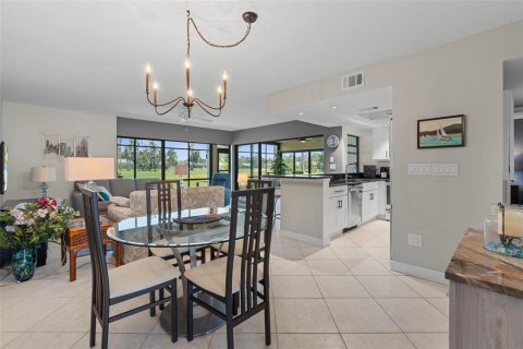 Condo in Fort Myers, Florida, 2 bedrooms  № 1625246 - photo 8