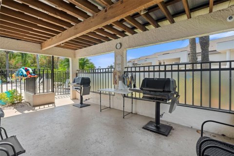 Condo in Fort Myers, Florida, 2 bedrooms  № 1625246 - photo 27