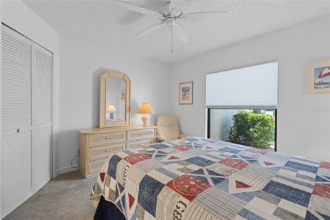 Condo in Fort Myers, Florida, 2 bedrooms  № 1625246 - photo 16