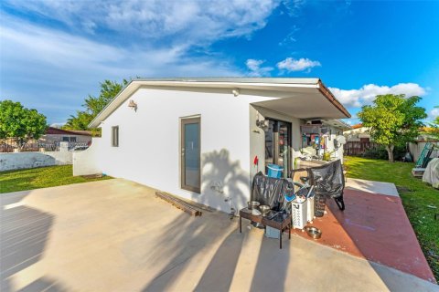 Снять в аренду виллу или дом в Суитуотер, Флорида 4 спальни, 132.48м2, № 1955230 - фото 16