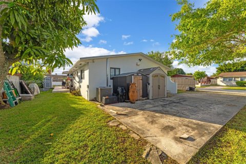 Снять в аренду виллу или дом в Суитуотер, Флорида 4 спальни, 132.48м2, № 1955230 - фото 15