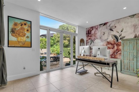 Villa ou maison à vendre à Miami, Floride: 4 chambres, 356.84 m2 № 1956757 - photo 15