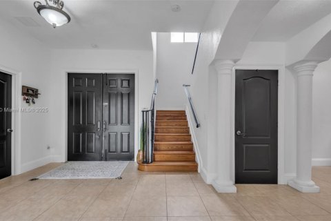 Villa ou maison à vendre à Miami, Floride: 4 chambres, 356.84 m2 № 1956757 - photo 6