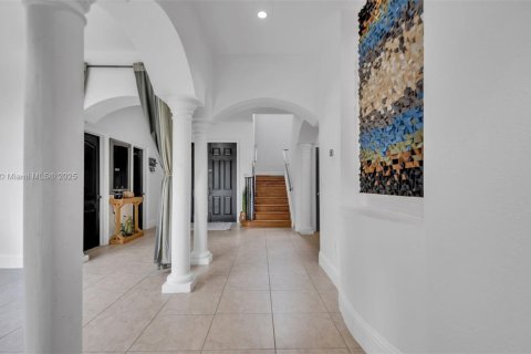 Villa ou maison à vendre à Miami, Floride: 4 chambres, 356.84 m2 № 1956757 - photo 8