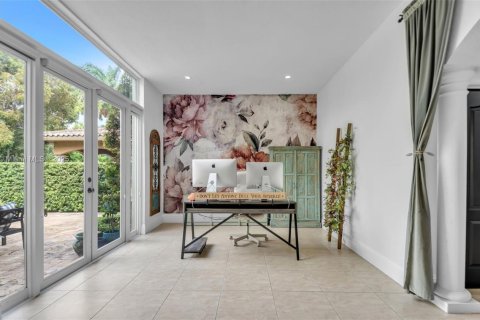 Villa ou maison à vendre à Miami, Floride: 4 chambres, 356.84 m2 № 1956757 - photo 16