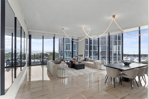 Condominio en venta en Miami, Florida, 3 dormitorios, 300.35 m2 № 2036045 - foto 6