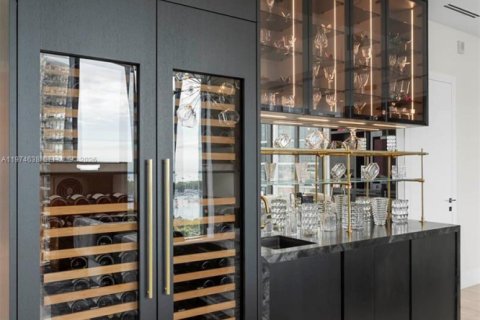 Condominio en venta en Miami, Florida, 3 dormitorios, 300.35 m2 № 2036045 - foto 21