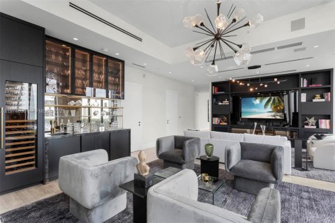 Condominio en venta en Miami, Florida, 3 dormitorios, 300.35 m2 № 2036045 - foto 16