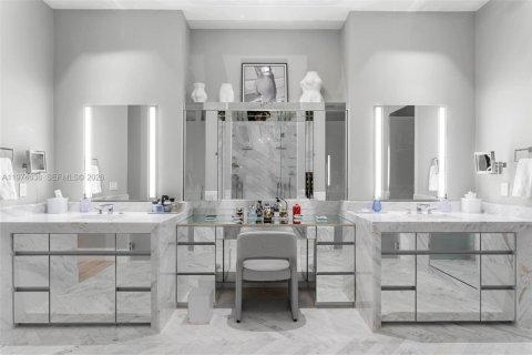 Condominio en venta en Miami, Florida, 3 dormitorios, 300.35 m2 № 2036045 - foto 24