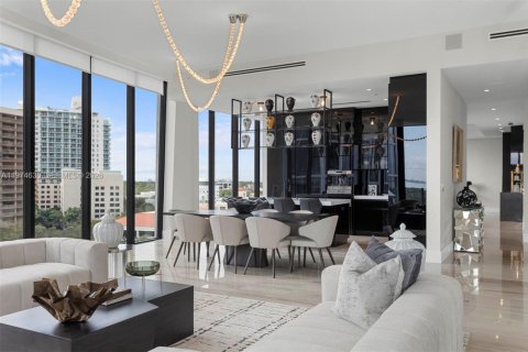 Condominio en venta en Miami, Florida, 3 dormitorios, 300.35 m2 № 2036045 - foto 10