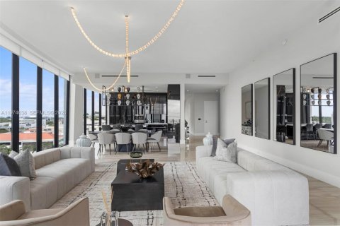 Condominio en venta en Miami, Florida, 3 dormitorios, 300.35 m2 № 2036045 - foto 8