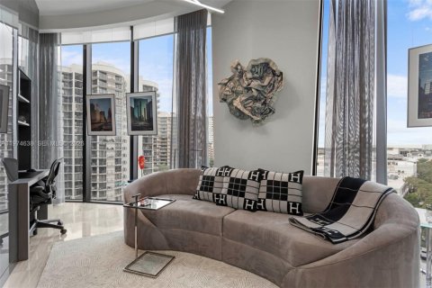 Condominio en venta en Miami, Florida, 3 dormitorios, 300.35 m2 № 2036045 - foto 27