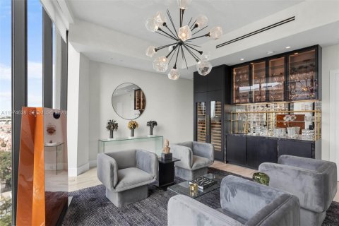 Condominio en venta en Miami, Florida, 3 dormitorios, 300.35 m2 № 2036045 - foto 18