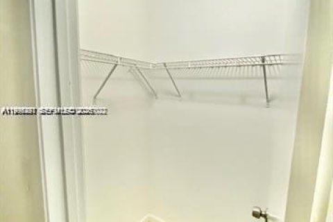 Condominio en alquiler en Fort Lauderdale, Florida, 2 dormitorios, 95.88 m2 № 2058238 - foto 13