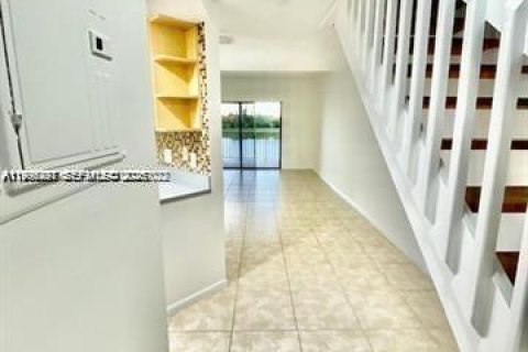 Condominio en alquiler en Fort Lauderdale, Florida, 2 dormitorios, 95.88 m2 № 2058238 - foto 2