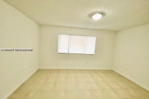 Condominio en alquiler en Fort Lauderdale, Florida, 2 dormitorios, 95.88 m2 № 2058238 - foto 11