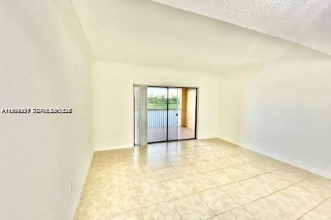 Condominio en alquiler en Fort Lauderdale, Florida, 2 dormitorios, 95.88 m2 № 2058238 - foto 5