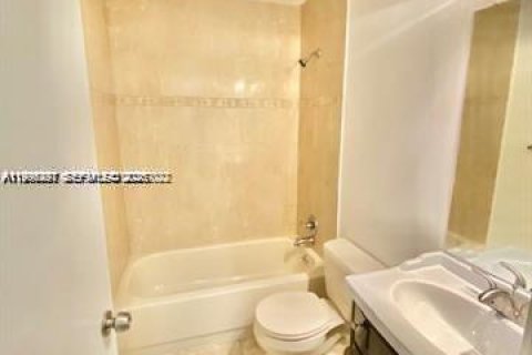 Condominio en alquiler en Fort Lauderdale, Florida, 2 dormitorios, 95.88 m2 № 2058238 - foto 18