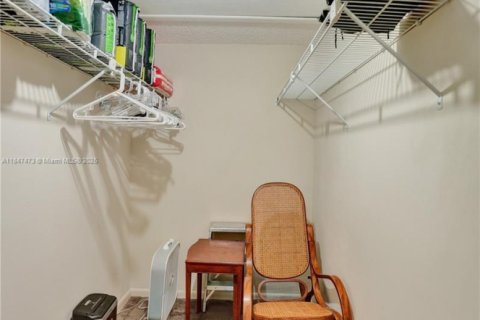 Townhouse in Davie, Florida 2 bedrooms, 139.35 sq.m. № 1847713 - photo 20