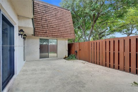 Townhouse in Davie, Florida 2 bedrooms, 139.35 sq.m. № 1847713 - photo 4