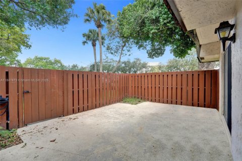 Townhouse in Davie, Florida 2 bedrooms, 139.35 sq.m. № 1847713 - photo 25
