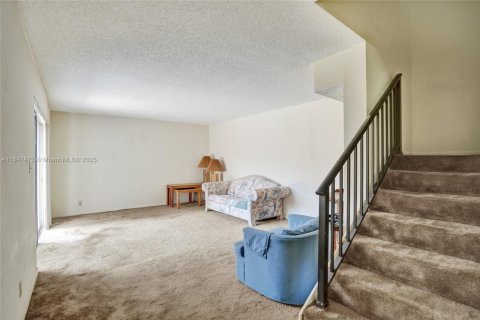 Townhouse in Davie, Florida 2 bedrooms, 139.35 sq.m. № 1847713 - photo 8