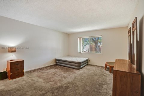 Townhouse in Davie, Florida 2 bedrooms, 139.35 sq.m. № 1847713 - photo 17