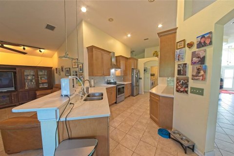 Casa en venta en Saint Petersburg, Florida, 3 dormitorios, 195.84 m2 № 1893747 - foto 8