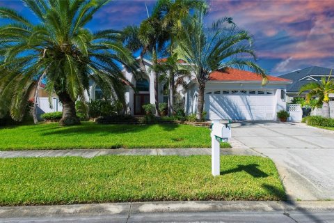 Casa en venta en Saint Petersburg, Florida, 3 dormitorios, 195.84 m2 № 1893747 - foto 1